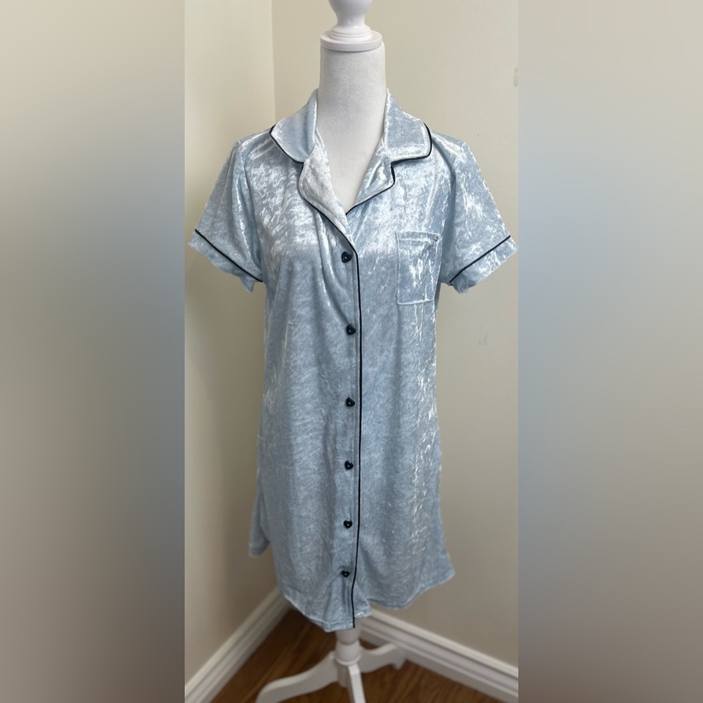 Betsy Johnson  crushed velvet sleep shirt Size Large